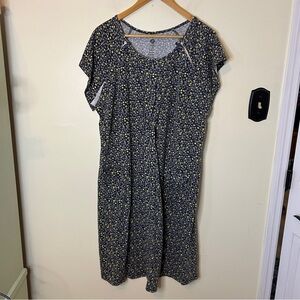 Kindred Braverly Floral Hospital Gown Size Small/Medium/Large